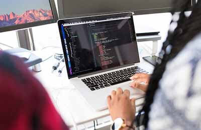 開發(fā)人力資源促進(jìn)成人教育探析